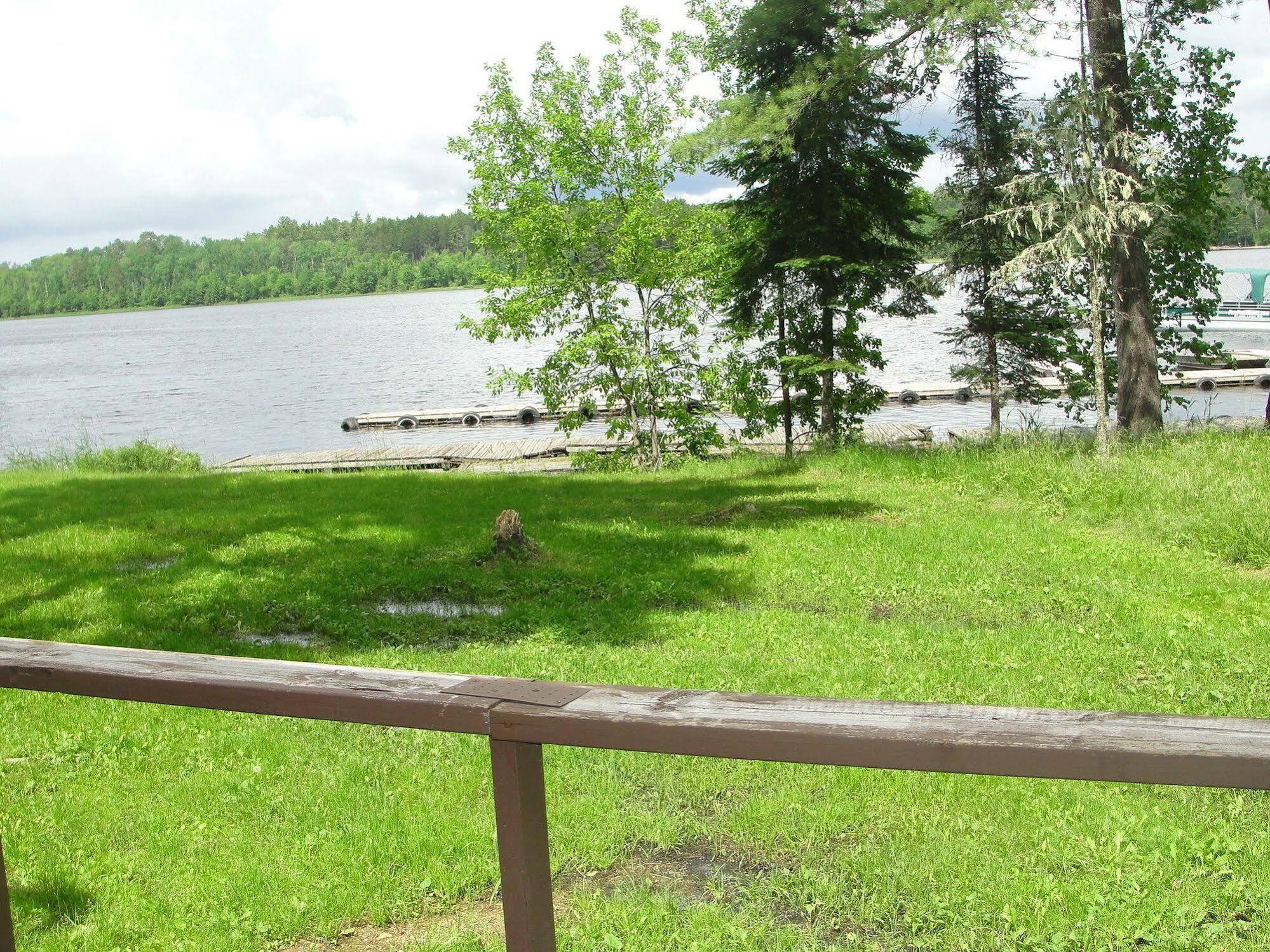 Pine Point Lodge Resort & Motel Crane Lake Exterior photo